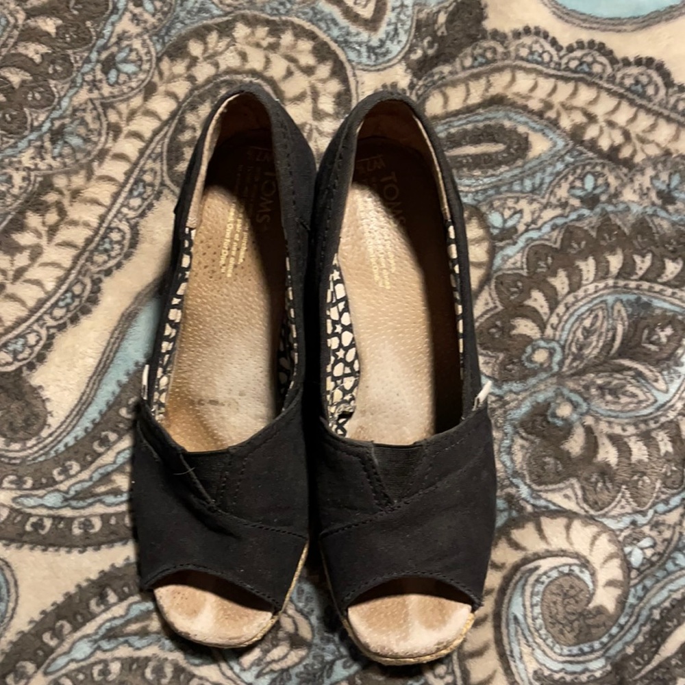 Size 8 Black Tom’s.